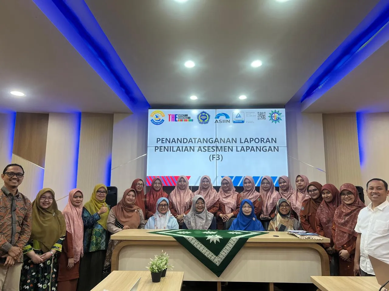 PRODI SARJANA KEBIDANAN DAN PENDIDIKAN PROFESI BIDAN FKIK UNISMUH MAKASSAR GELAR PENANDATANGANAN LAPORAN HASIL ASESMEN LAPANGAN